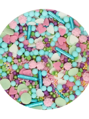 FunCakes Sprinkle Medley Pretty Sweet 65g - Mix multicolor de decoruri comestibile din zahăr, ideal pentru torturi, cupcakes, biscuiți și deserturi vesele. O combinație jucăușă de forme și culori pentru un aspect spectaculos și festiv.
